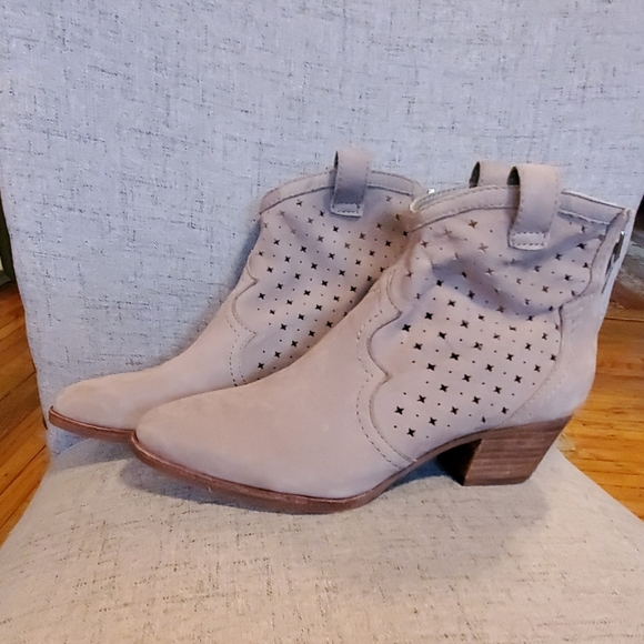 Sam Edelman booties - Picture 2 of 5